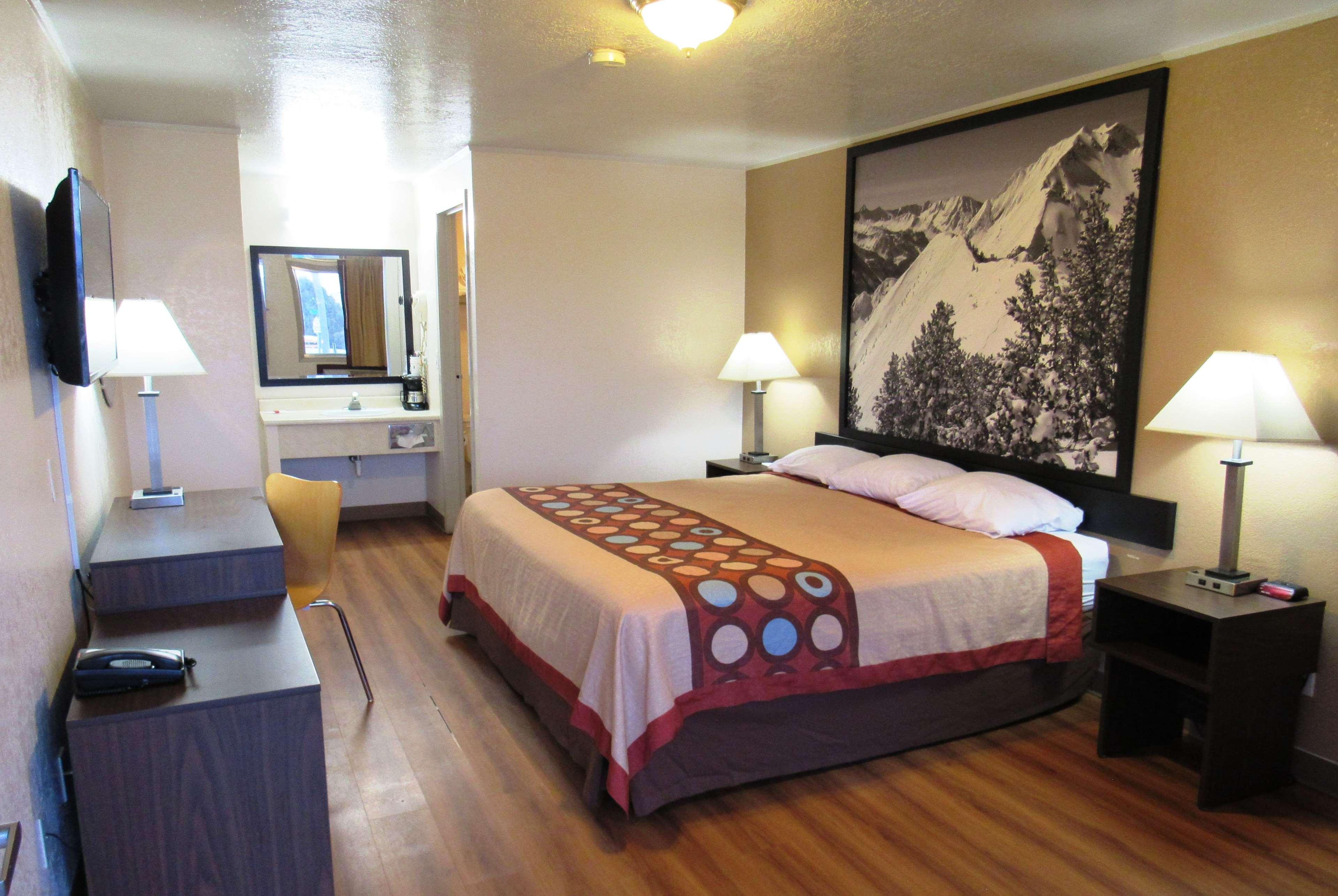 Super 8 by Wyndham Evanston Eksteriør billede